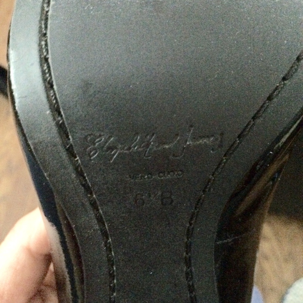 NWT Elizabeth & James Black Patent Bow Pumps - Picture 5 of 6
